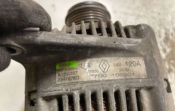 Renault Scenic I Generator/alternator 7700106501 2541976D 27830