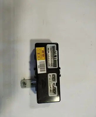 Hyundai Santa Fe Hazard warning light relay 952302B230