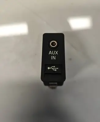 BMW 5 F10 F11 AUX in-socket connector 9129651