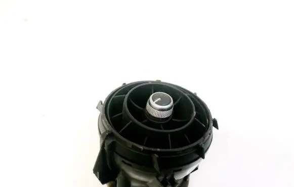 Audi A1 Dash center air vent grill 8X2820902