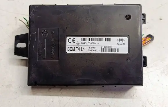Renault Captur Comfort/convenience module 284B18533RU5 284B18533R 2920683