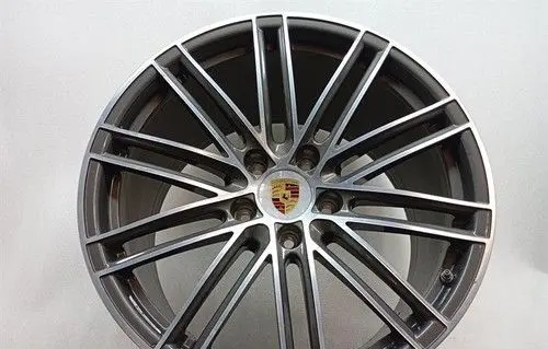 Porsche 911 991 R18 wheel hub/cap/trim 99136276101