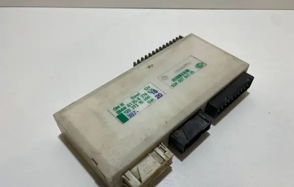 BMW 5 E39 Comfort/convenience module 8378635 5DK007047 25