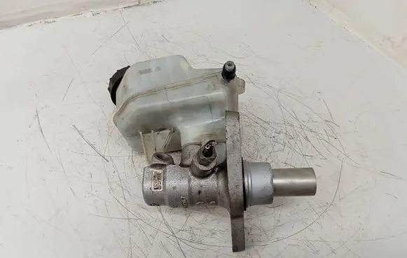 Opel Insignia A Master brake cylinder 03350890231 03350890241