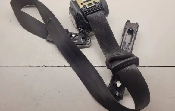 Audi Q7 4L Front seatbelt 4L1857705 606778500A 8E0857833F