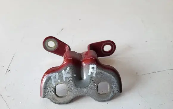 Opel Crossland X Front door lower hinge 