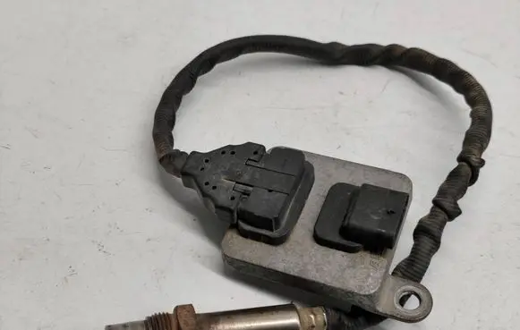 Mercedes-Benz Sprinter W906 Lambda probe sensor A0009050008 0009050008