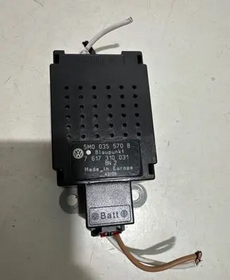 Volkswagen Golf VI Aerial antenna amplifier 5M0035570B 7617310031