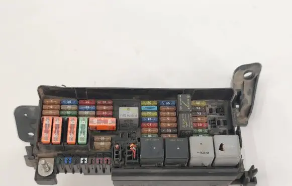 Mercedes-Benz ML W164 Fuse module A1645451740