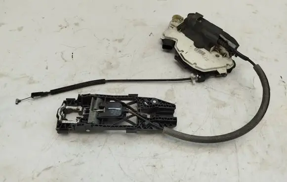 Skoda Fabia Mk2 (5J) Front door lock 5N1837015C