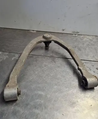 Infiniti I30 Front lower control arm/wishbone