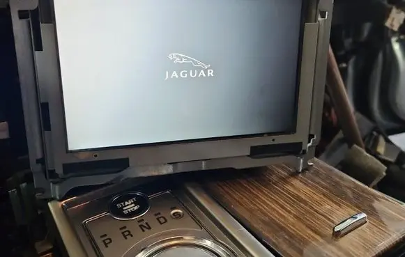 Jaguar XF X250 Screen/display/small screen 8X2310E IMPRK1595159