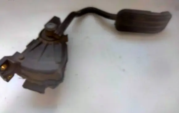 Volkswagen Sharan Accelerator throttle pedal 7M1721603A 98VW9F836AB 6PV00777003