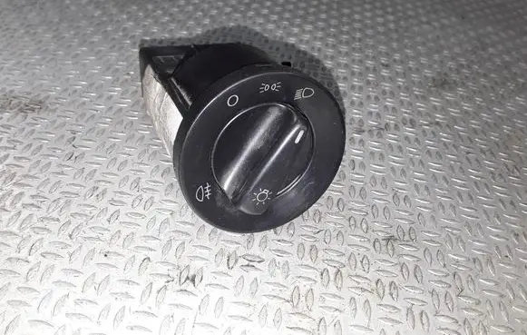 Volkswagen Golf IV Light switch