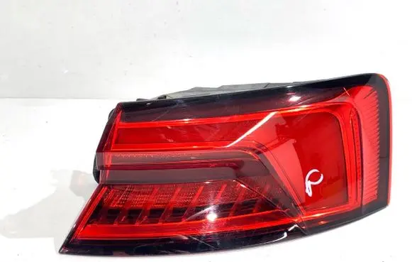 Audi A5 Rear/tail lights 8W6945092C