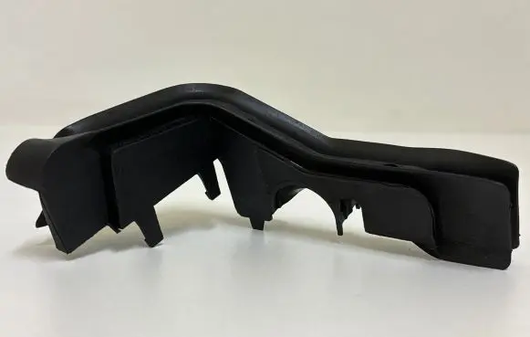 BMW 1 E81 E87 Other engine bay part 7140586 51767140586 107020
