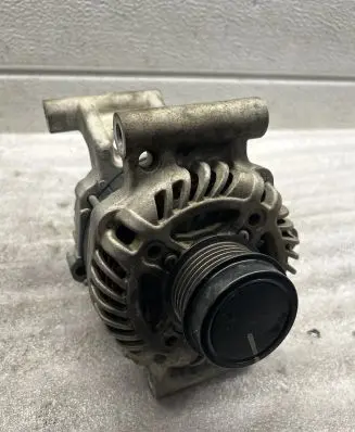 Opel Mokka Generator/alternator 13515942