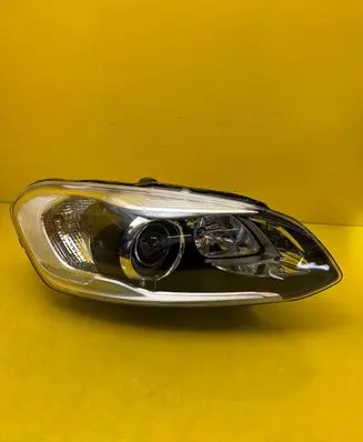 Volvo XC60 Headlight/headlamp 31698809