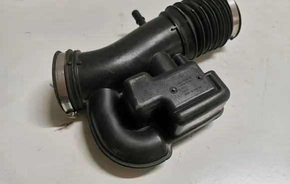 Ford Mustang V Air intake duct part BR339F805AB