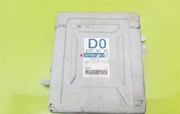 Suzuki Wagon R+ Engine control unit/module 3392083E10