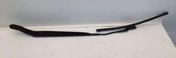 Windshield/front glass wiper blade