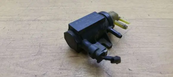 Mercedes-Benz C W204 Turbo solenoid valve A0071531428