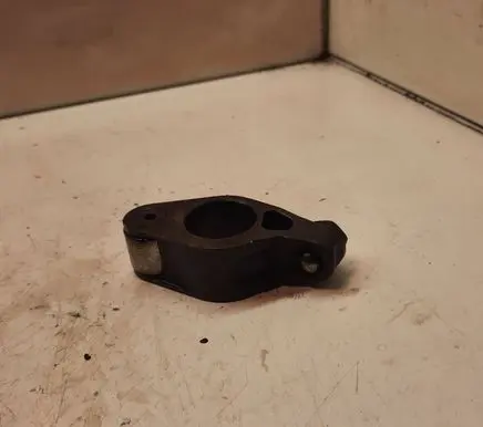 Volkswagen PASSAT B6 Camshaft holder 03G443