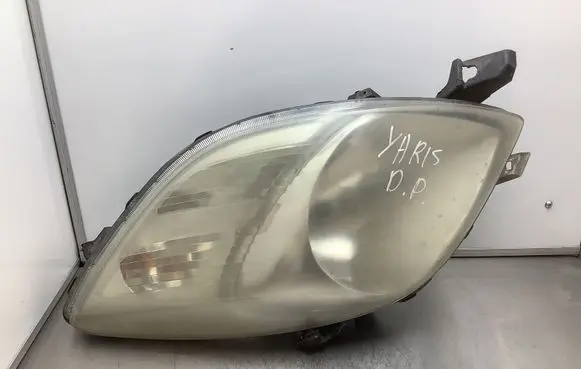 Toyota Yaris Headlight/headlamp 89900736 811100D120