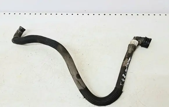Volvo V70 Engine coolant pipe/hose