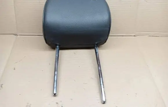 Audi A1 Front seat headrest 