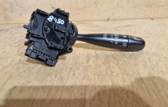 Toyota Yaris Wiper control stalk 173647