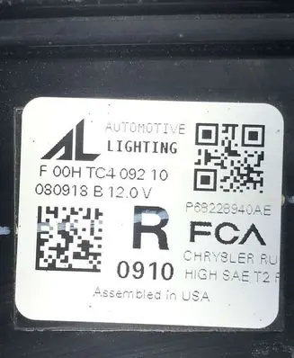 Chrysler Pacifica Tailgate rear/tail lights P68228940AE 080918B120V