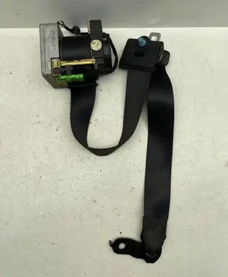 Mercedes-Benz C W203 Front seatbelt 2018680222 26758