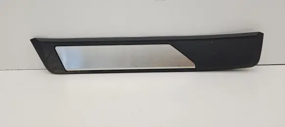 Lexus ES VII XZ10 Rear sill trim cover 6791633160