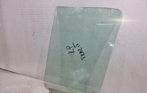 Ford Transit Front door window glass four-door