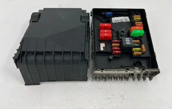 Volkswagen Golf VI Fuse box set 1K0937125D