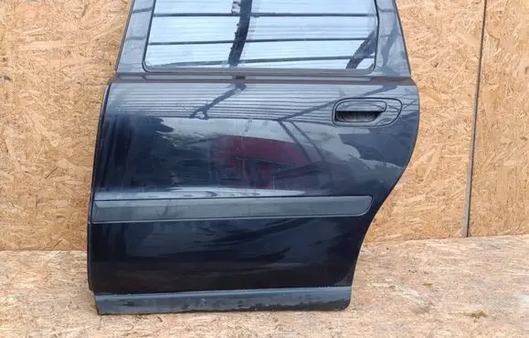 Volvo V70 Rear door 43R001105 E000186