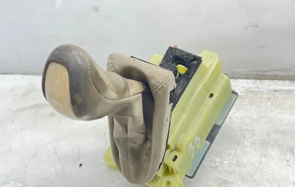 Mercedes-Benz E W211 Gear shifter/selector A2112673124
