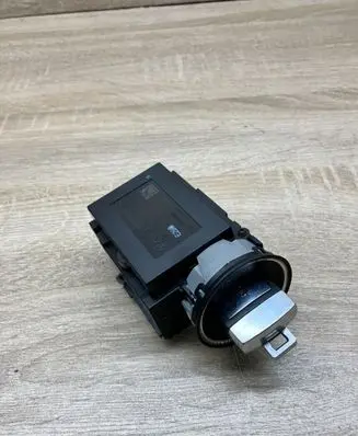 Volkswagen PASSAT CC Ignition lock 3C0905843AE 33303701
