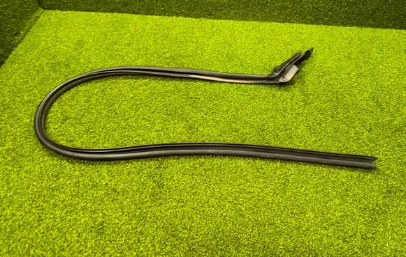 Renault Trafic III (X82) Rubber seal front coupe door window M883G