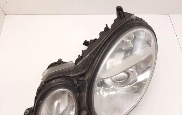 Mercedes-Benz E W211 Headlight/headlamp 15436100 15435900