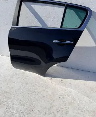KIA Sportage Rear door 