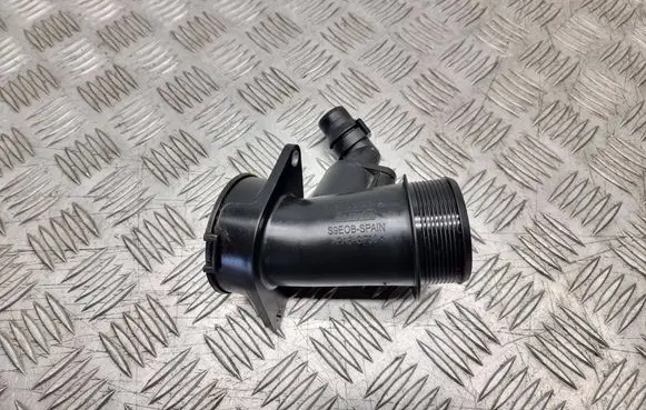 Ford Focus Air intake duct part KV619C623A