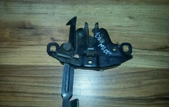 Nissan Micra Engine bonnet/hood lock/catch