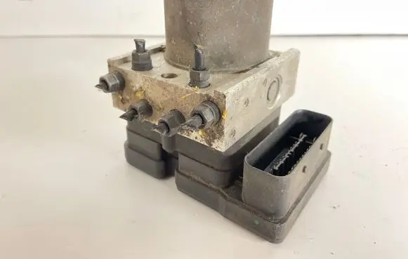 Mazda 3 I ABS Pump 10097001083 3M512M110CA