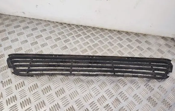 Volvo V40 Front bumper lower grill 31347091