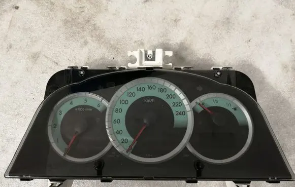 Toyota Corolla Verso AR10 Speedometer (instrument cluster) 838000F092