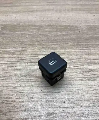 BMW 5 E39 Central locking switch button 8360828