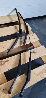 Audi Q5 SQ5 Front wiper blade arm 8R1955407B 8R1955408B