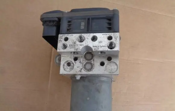 Audi A8 S8 D4 4H ABS Pump 4H0907379D